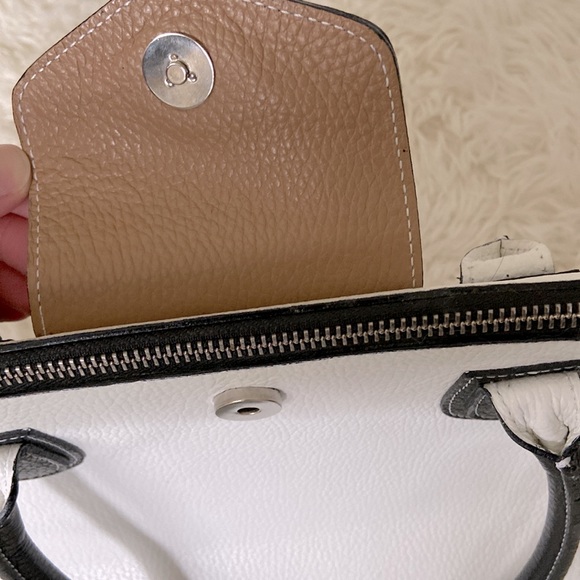 Claudia Firenze Italian leather purse - Picture 6 of 11